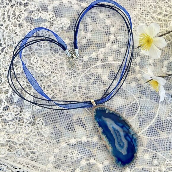 Vintage Blue Polished Genuine Geode Slab Necklace 16”-18” - Picture 4 of 11